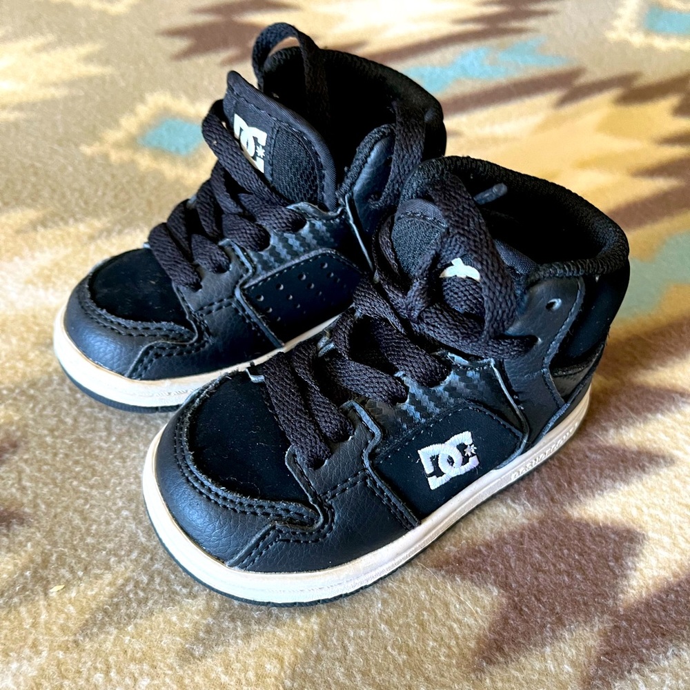 DC Spark Toddler High Tops size 5